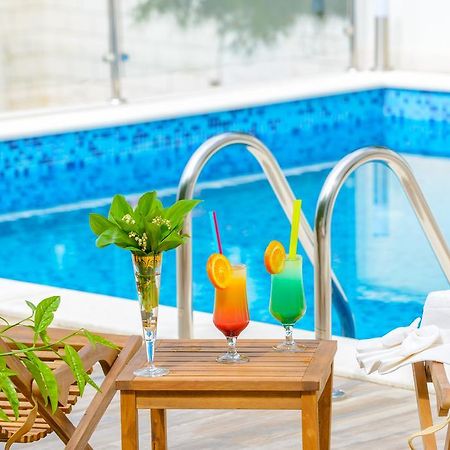 Tandem Apartments With Swimming Pool 챠브타트 외부 사진