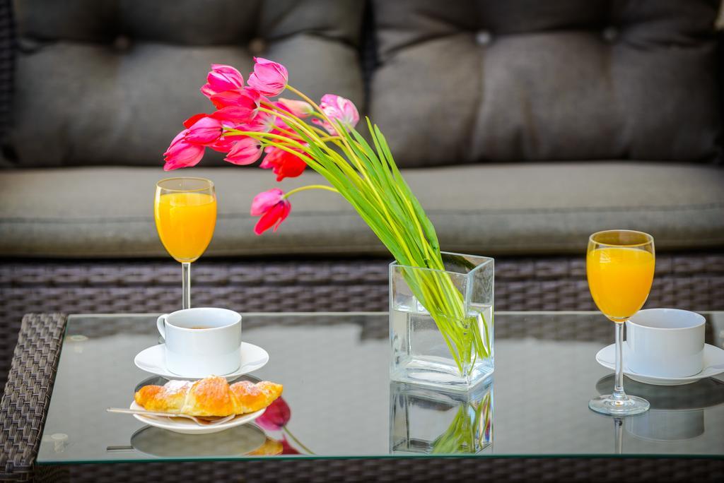 Tandem Apartments With Swimming Pool 챠브타트 외부 사진