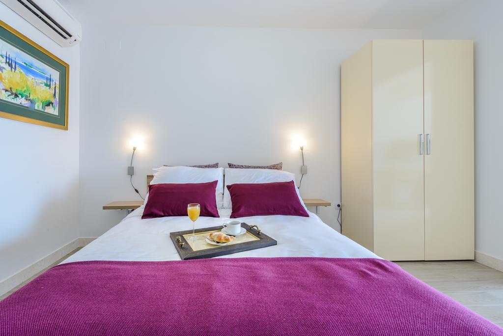 Tandem Apartments With Swimming Pool 챠브타트 외부 사진