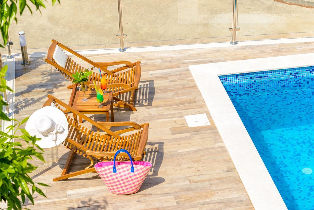 Tandem Apartments With Swimming Pool 챠브타트 외부 사진